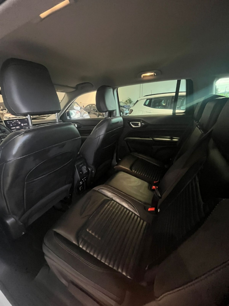 jeep commander 2.0 td380 turbo diesel limited at9 5p automatico 2023 jeep commander 2.0 td380 turbo diesel limited at9 5p automatico 2023