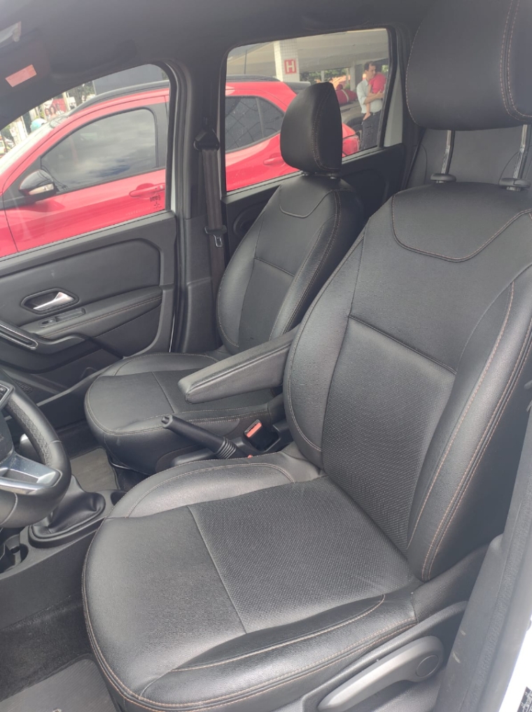 renault oroch 1.3 tce flex outsider x-tronic 4p automatico 2023 renault oroch 1.3 tce flex outsider x-tronic 4p automatico 2023