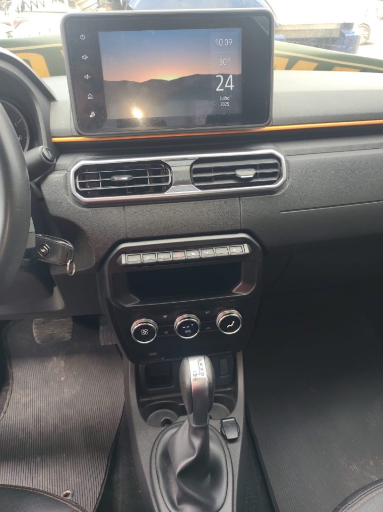 renault oroch 1.3 tce flex outsider x-tronic 4p automatico 2023 renault oroch 1.3 tce flex outsider x-tronic 4p automatico 2023