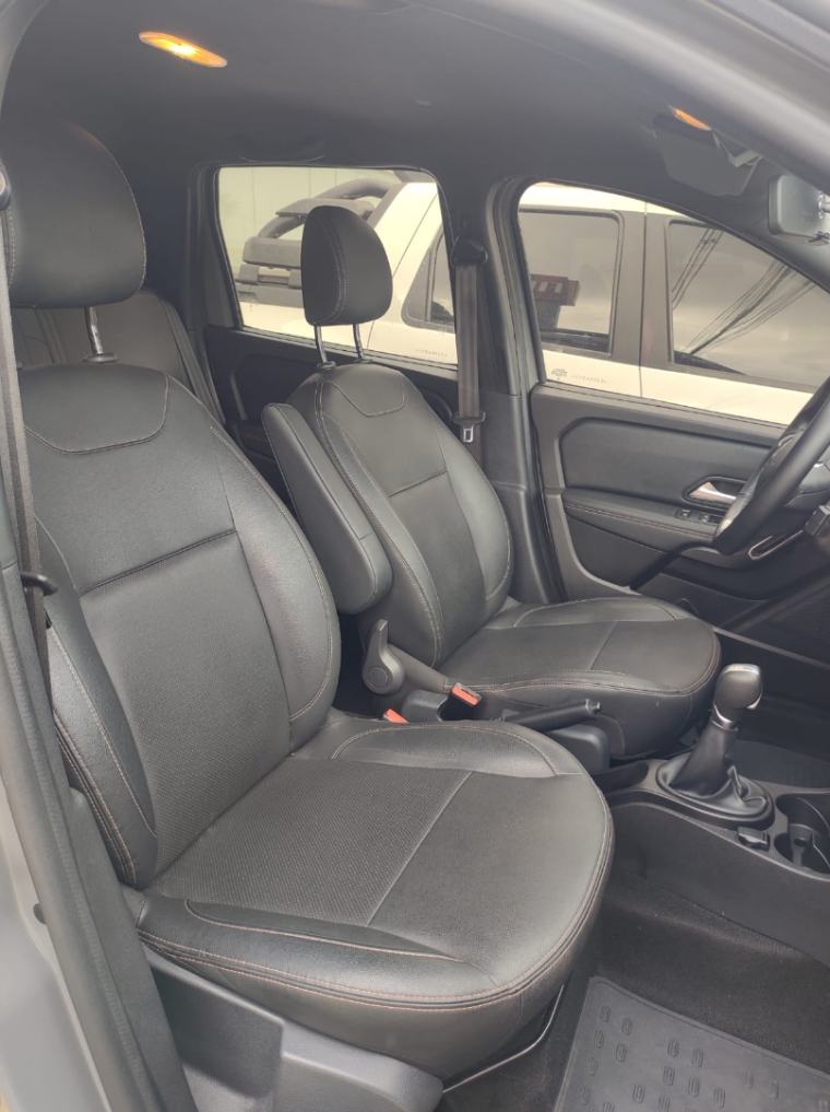 renault oroch 1.3 tce flex outsider x-tronic 4p automatico 2025 renault oroch 1.3 tce flex outsider x-tronic 4p automatico 2025