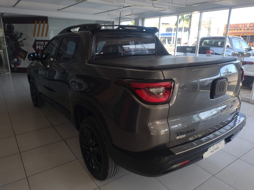 fiat toro 1.3 turbo 270 flex volcano at6 4p automatico 2024