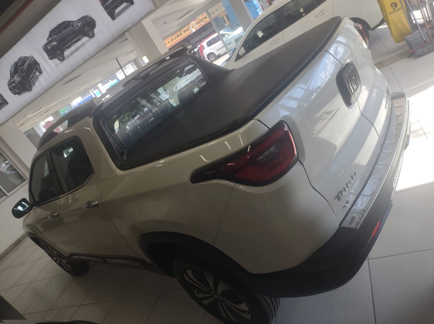 fiat toro 1.3 turbo 270 flex volcano at6 4p automatico 2023