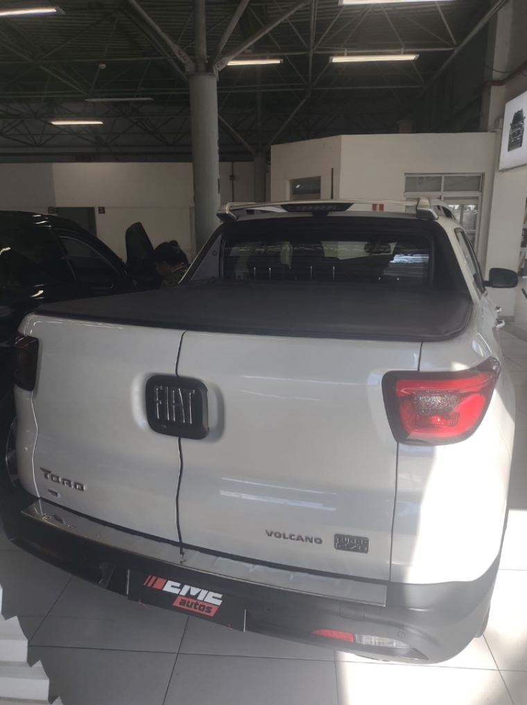 fiat toro 1.3 turbo 270 flex volcano at6 4p automatico 2023