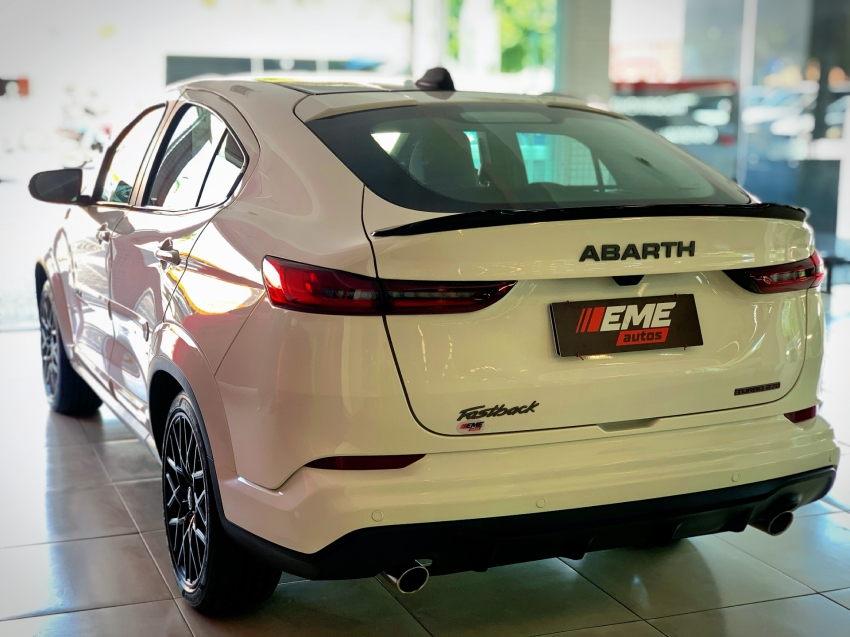fiat fastback 1.3 turbo 270 flex abarth at6 4p automatico 20246