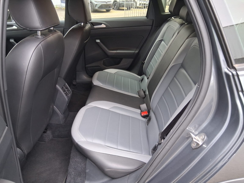 volkswagen nivus 1.0 200 tsi total flex highline automatico 4p 202410