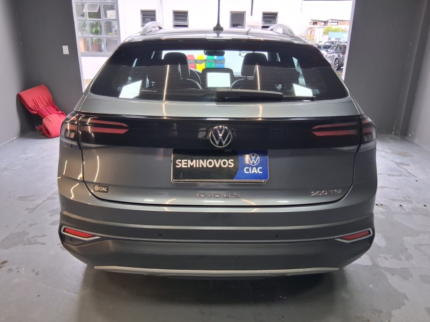 volkswagen nivus 1.0 200 tsi total flex highline automatico 4p 20234