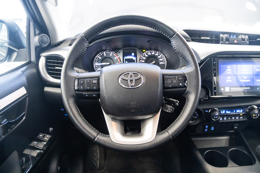 Toyota HILUX 2.8 D-4D TURBO DIESEL CD SR 4X4 AUTOMÁTICO 13