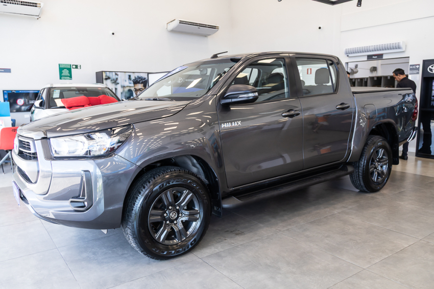 Toyota HILUX 2.8 D-4D TURBO DIESEL CD SR 4X4 AUTOMÁTICO