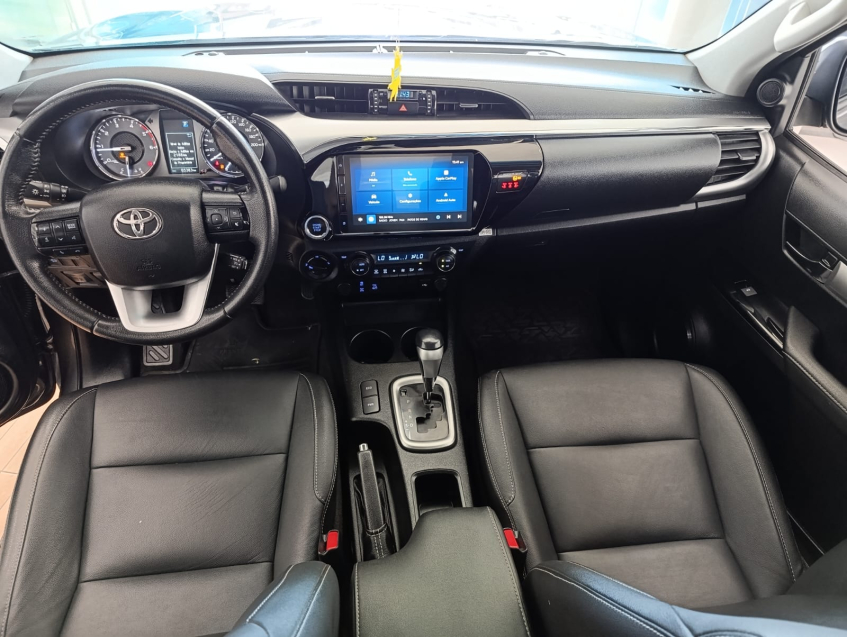 Toyota HILUX 2.8 D-4D TURBO DIESEL CD SRV 4X4 AUTOMÁTICO 12