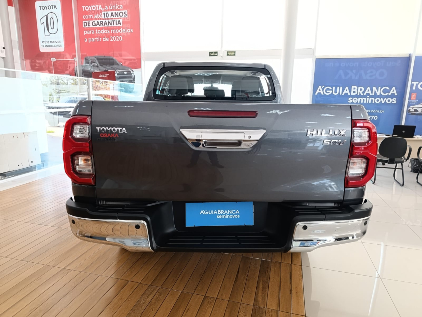 Toyota HILUX 2.8 D-4D TURBO DIESEL CD SRV 4X4 AUTOMÁTICO 8
