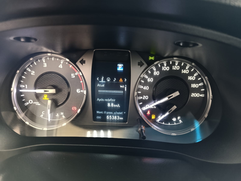 Toyota HILUX 2.8 D-4D TURBO DIESEL CD SRV 4X4 AUTOMÁTICO 11