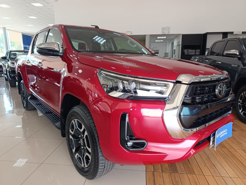 Toyota HILUX 2.8 D-4D TURBO DIESEL CD SRX 4X4 AUTOMÁTICO 5