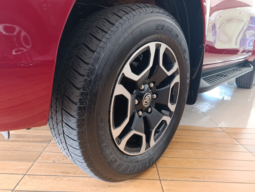 Toyota HILUX 2.8 D-4D TURBO DIESEL CD SRX 4X4 AUTOMÁTICO 2