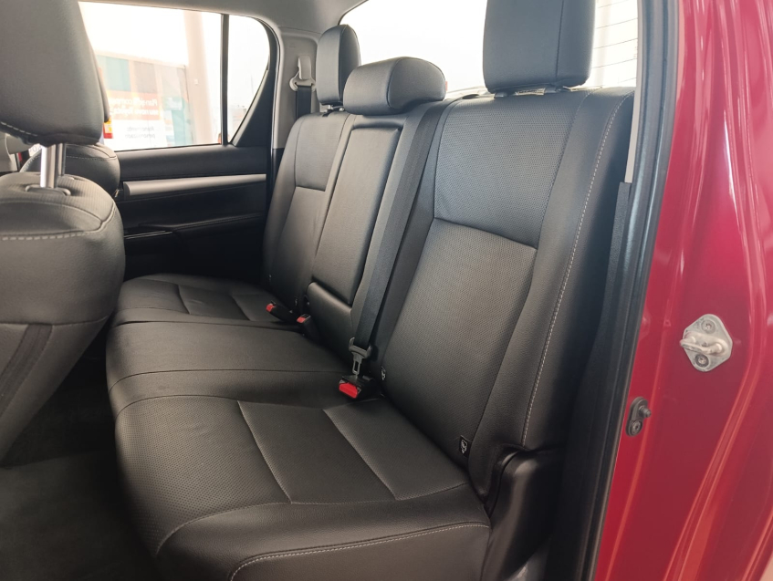 Toyota HILUX 2.8 D-4D TURBO DIESEL CD SRX 4X4 AUTOMÁTICO 19