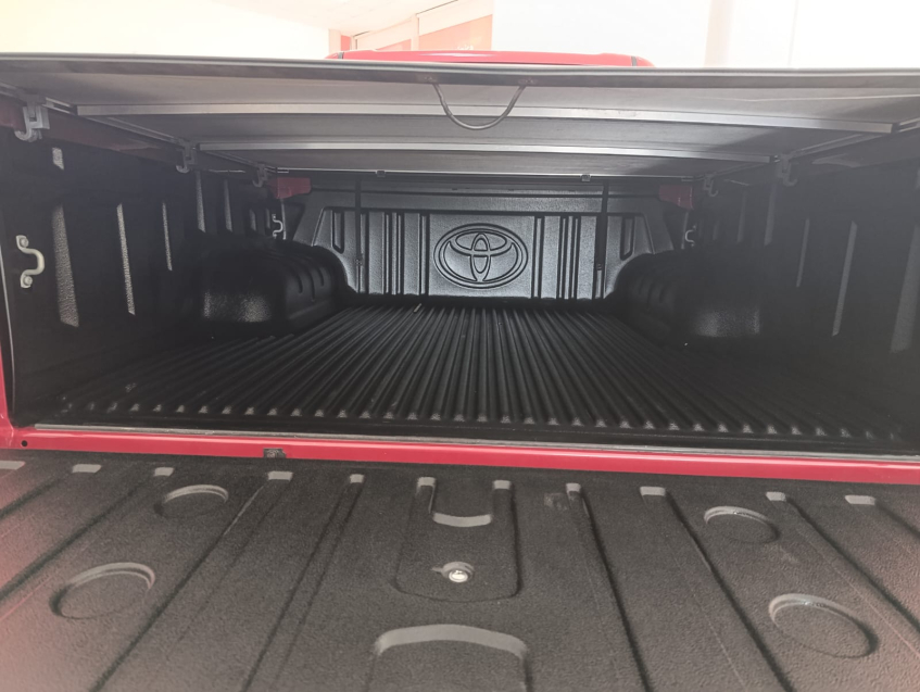 Toyota HILUX 2.8 D-4D TURBO DIESEL CD SRX 4X4 AUTOMÁTICO 11