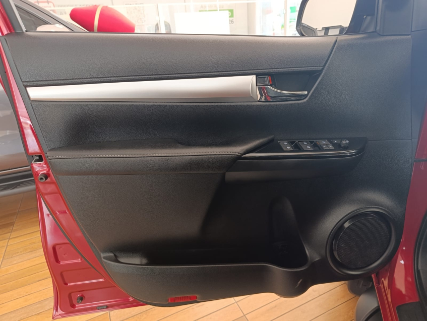 Toyota HILUX 2.8 D-4D TURBO DIESEL CD SRX 4X4 AUTOMÁTICO 17