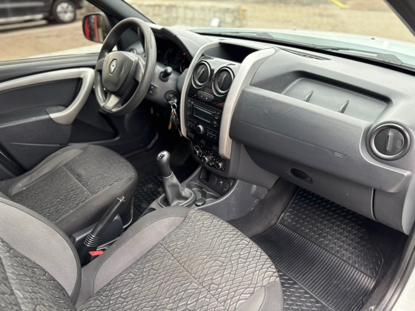 renault duster oroch 1.6 16v flex expression 4p manual 2017 renault duster oroch 1.6 16v flex expression 4p manual 2017