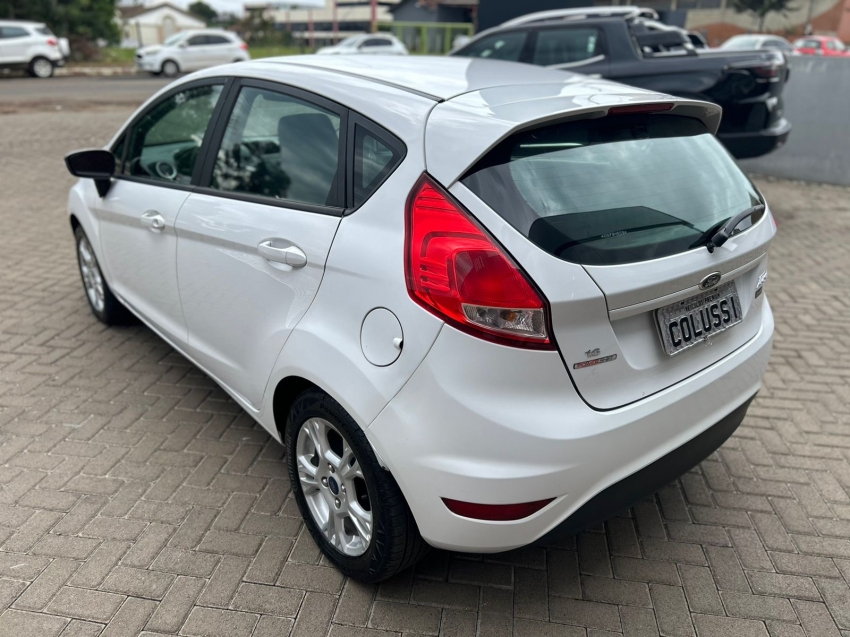 ford fiesta 1.6 se hatch 16v flex 4p powershift automatico 20143