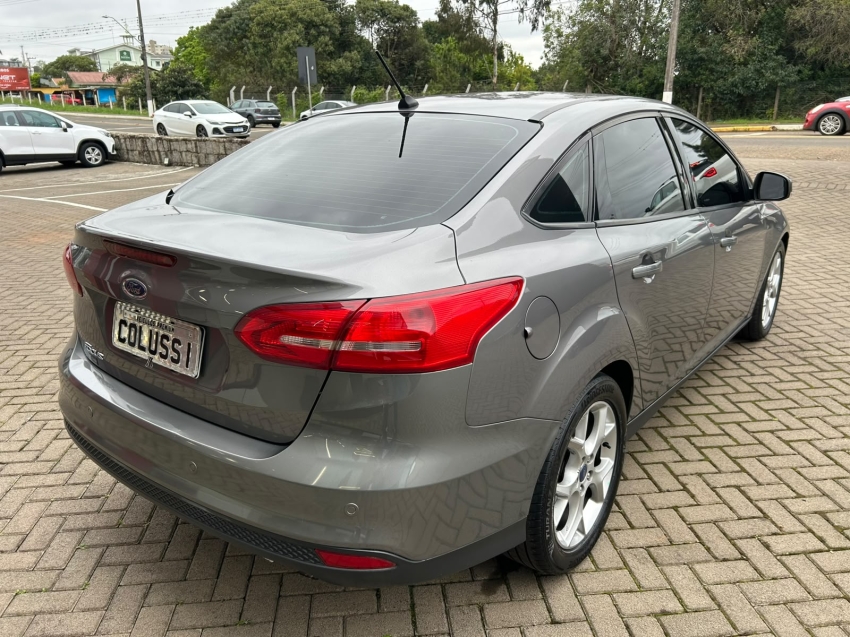 ford focus 2.0 se fastback 16v flex 4p powershift 1.8 5p automatico 20191