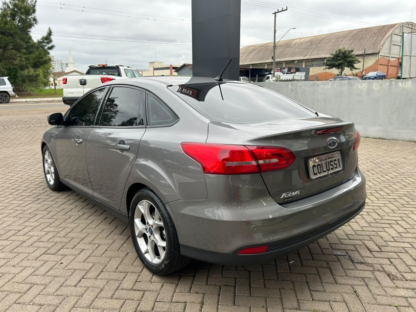 ford focus 2.0 se fastback 16v flex 4p powershift 1.8 5p automatico 20193