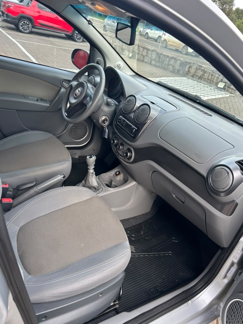 fiat palio 1.6 mpi essence 16v flex 4p manual 5p 20156