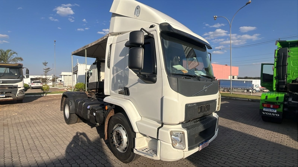 volvo vm 330 4x2 2021