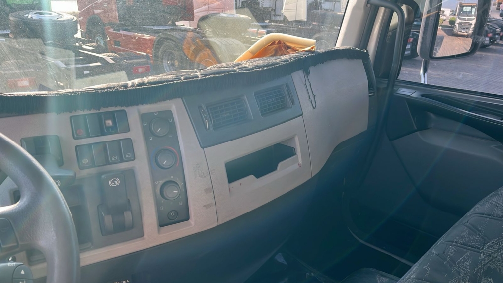 volvo vm 330 4x2 2021