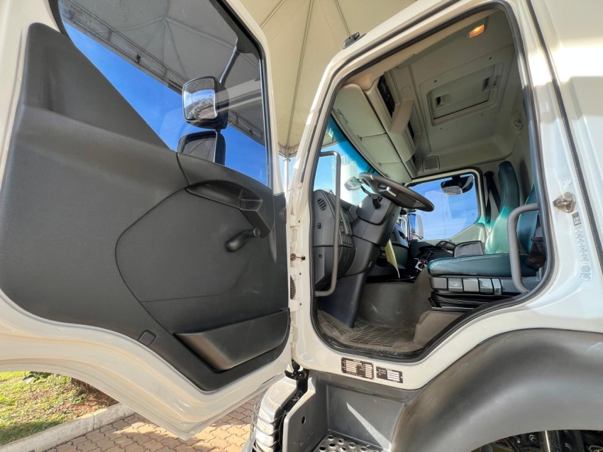 volvo vm 360 6x4 2023/2024