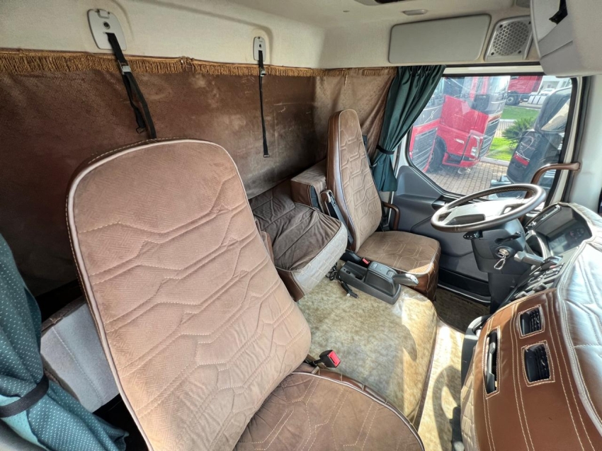 volvo vm 330 6x4 202219