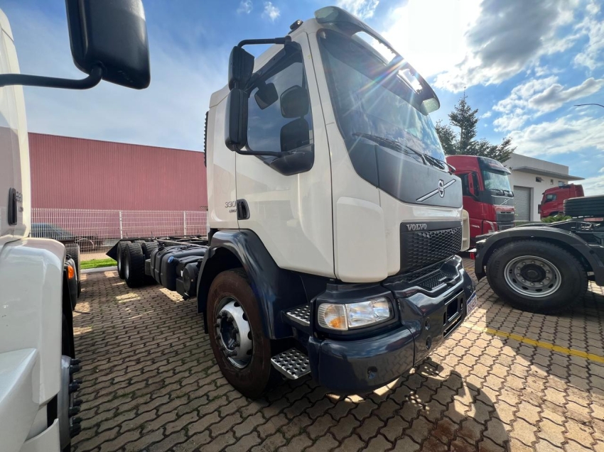 volvo vm 330 6x4 20222