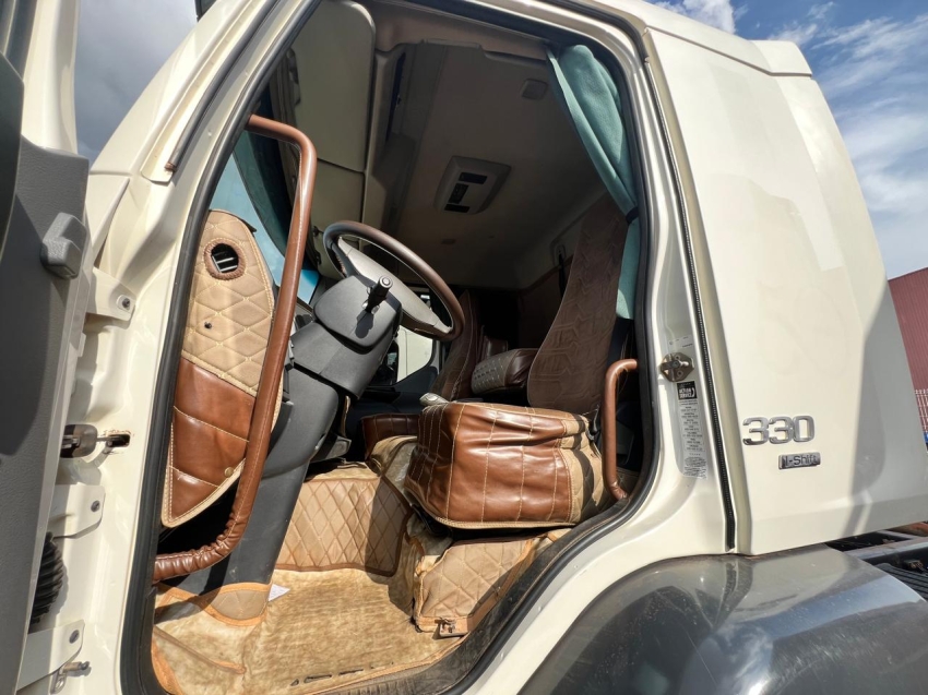 volvo vm 330 6x4 20228