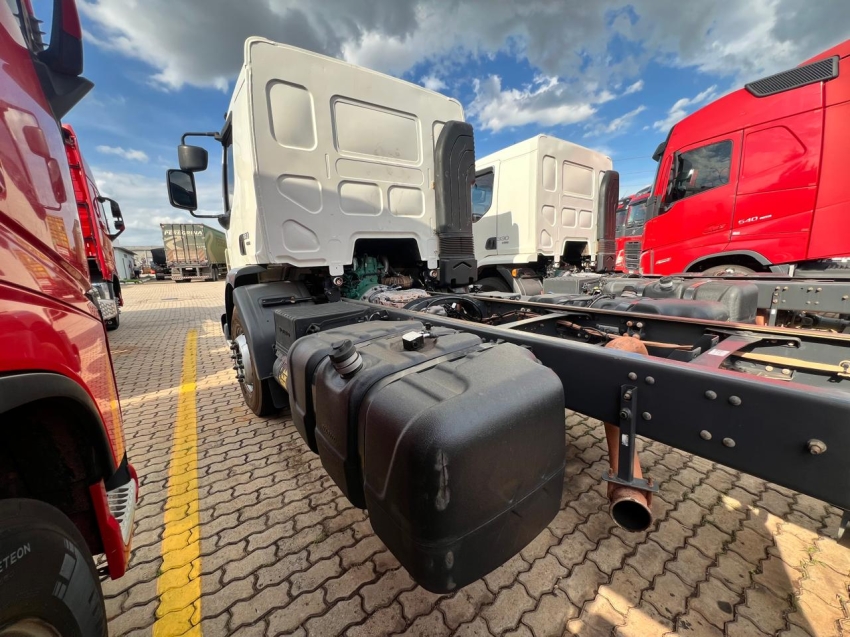 volvo vm 330 6x4 20225