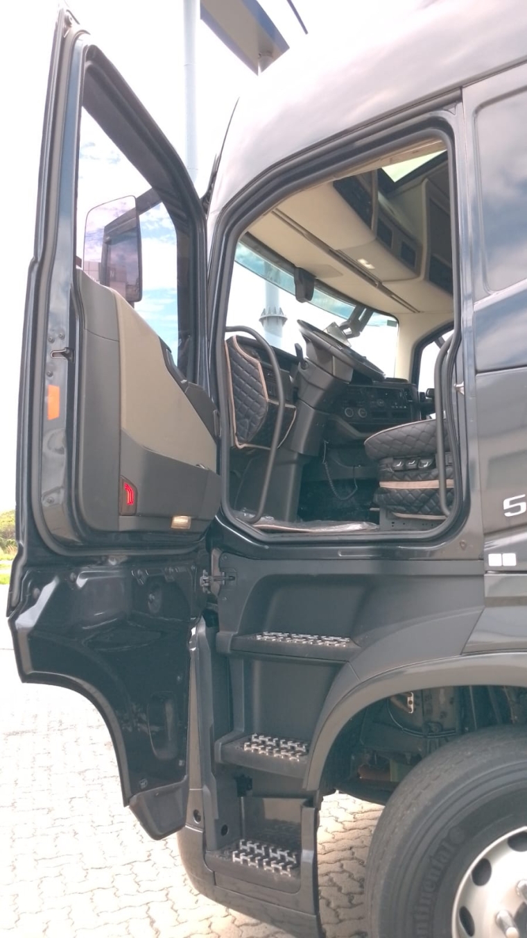 volvo fh 540 6x4 lc hslp diesel 2p automatico 202416