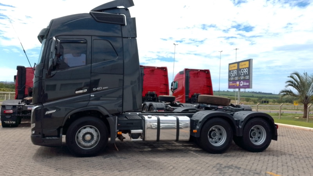 volvo fh 540 6x4 lc hslp diesel 2p automatico 20242