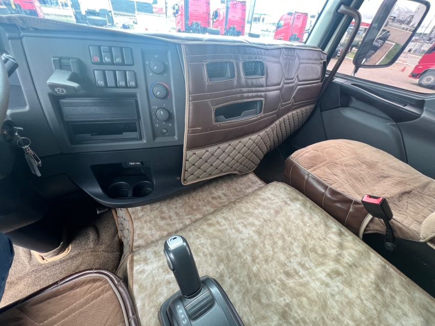 volvo vm330 lx l2h1 8x2r 22/2214