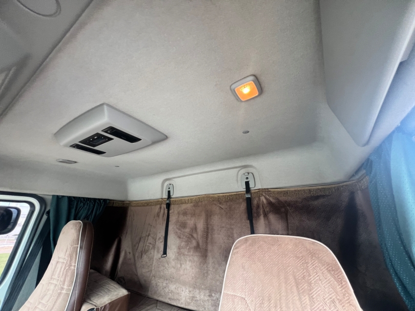 volvo vm330 lx l2h1 8x2r  22/2219