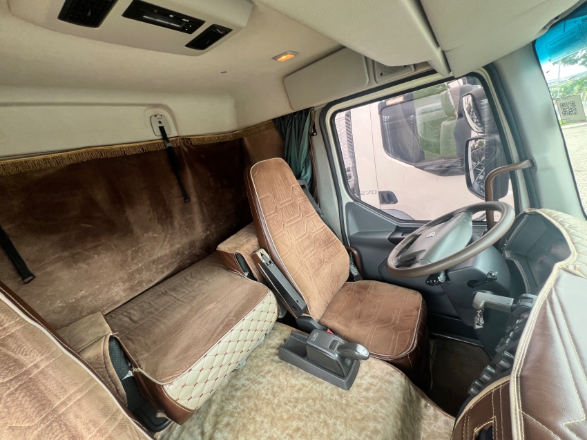 volvo vm330 lx l2h1 8x2r  22/2212