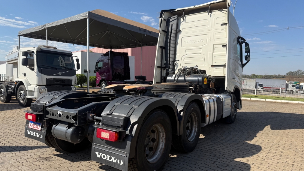 volvo fh540 sc hslp 6x4t 2023 branco4