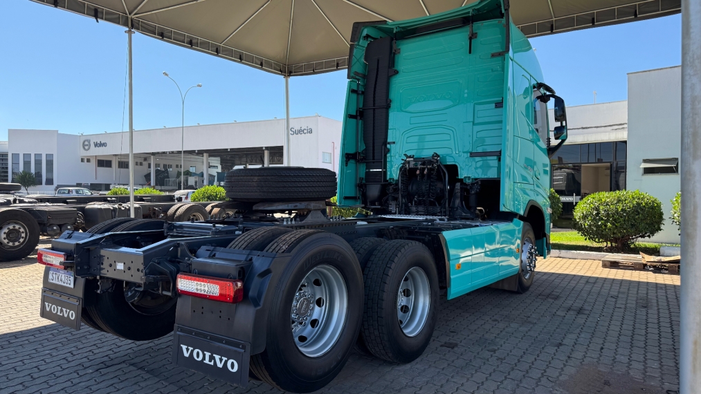 volvo fh460 ec hslp 6x2t 2024 verde alamo4
