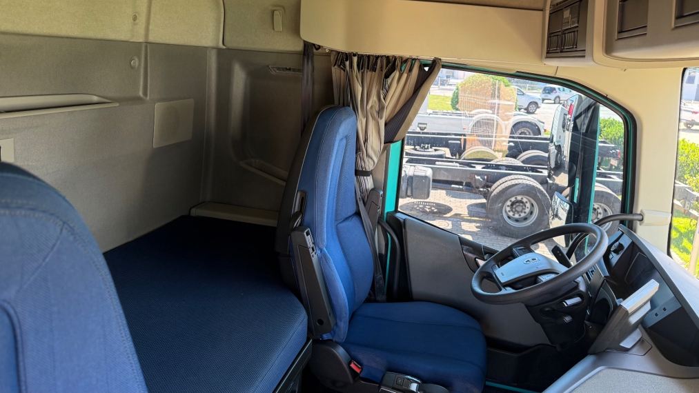 volvo fh460 ec hslp 6x2t 2024 verde alamo9