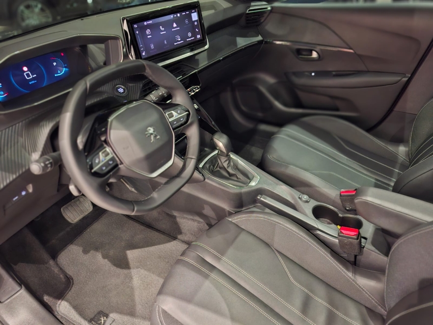 peugeot 208 1.0 turbo 200 flex griffe cvt 4p automatico 2024
