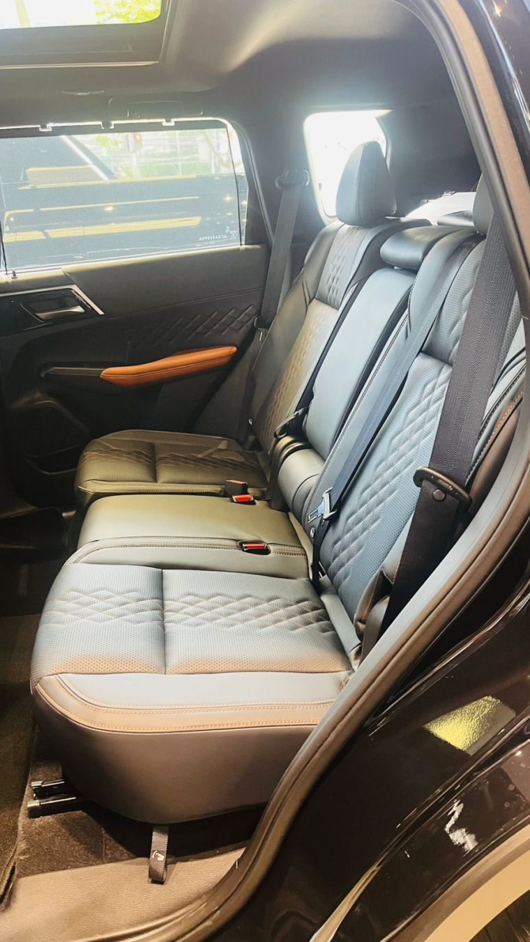 mitsubishi outlander 2.4 phev signature s-awc dht hibrido 4p automatico 2026