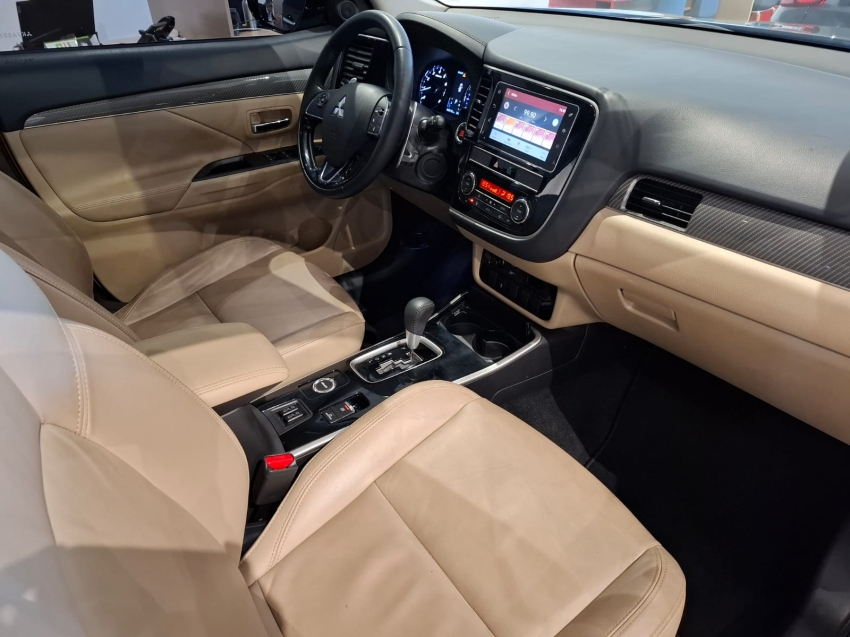 mitsubishi outlander 3.0 mivec v6 gasolina hpe-s awd automatico 4p 20199