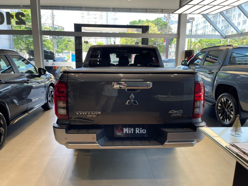 mitsubishi triton 2.4 biturbo diesel cd hpe-s 4x4 automatico 4p 20262