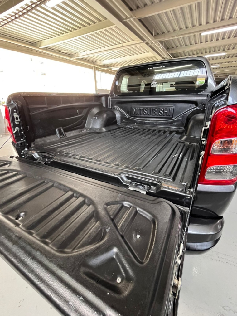 mitsubishi l200 triton 2.4 16v turbo diesel sport gls cd 4p 4x4 automatico 20202