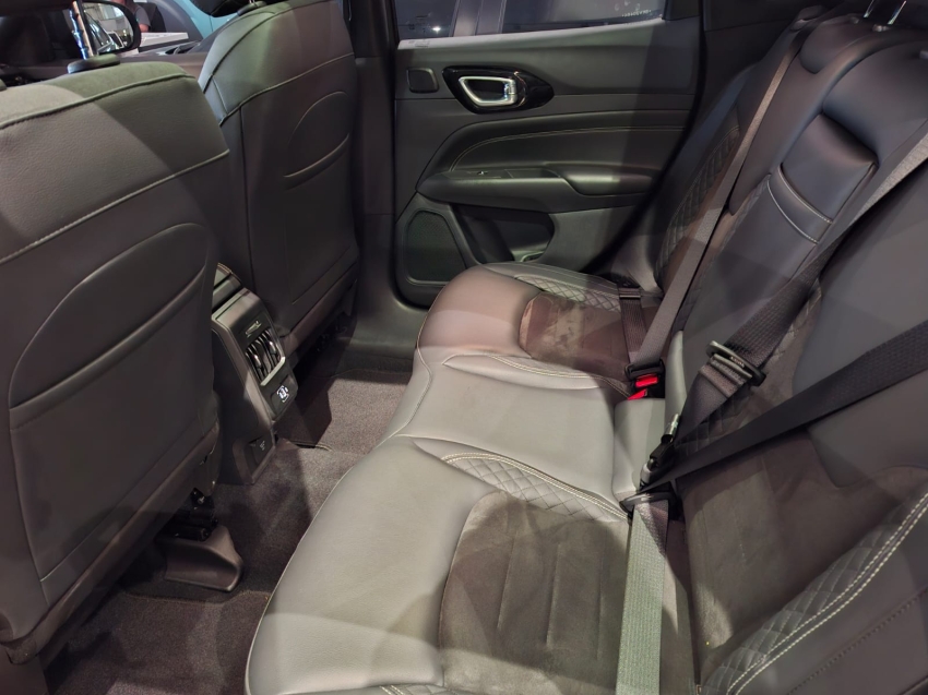 jeep compass 2.0 hurricane 4 turbo gasolina blackhawk at9 4p automatico 202512