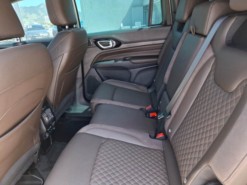 jeep commander 1.3 t270 turbo flex overland at6 4p automatico 202411