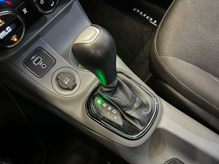 fiat toro 2.4 16v multiair flex volcano at9 2020