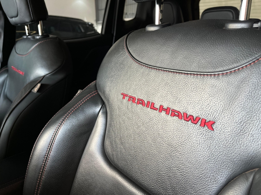 jeep renegade 1.3 t270 turbo flex trailhawk 4x4 at9 4p automatico 2023