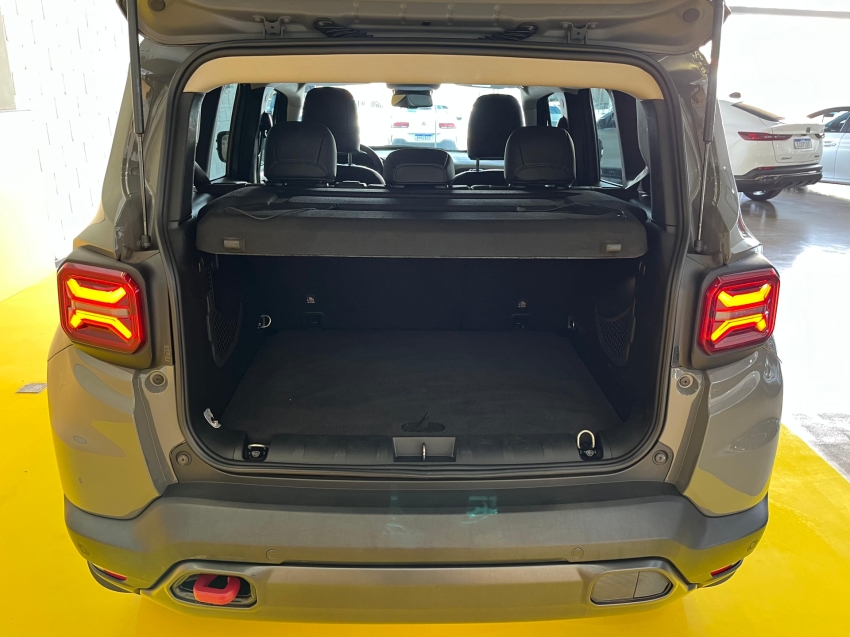 jeep renegade 1.3 t270 turbo flex trailhawk 4x4 at9 4p automatico 2023